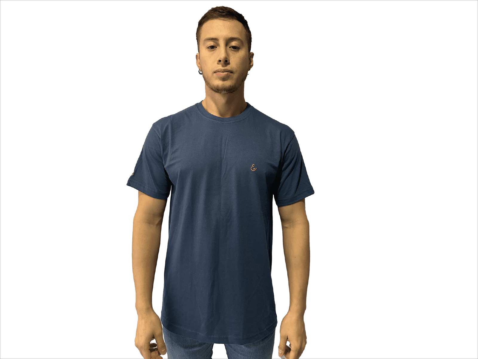 CAMISETA DE ALGODON AZUL PETROLEO SIMBOLO BORDADO