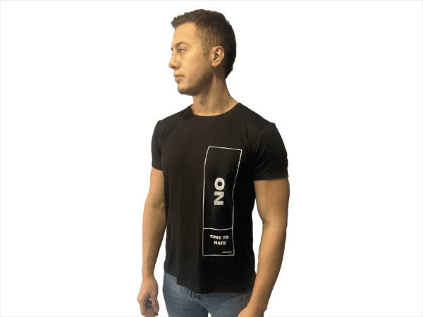 CAMISETA NEGRA PIEL DE DURAZNO NO TIME TO HATE - Imagen 3