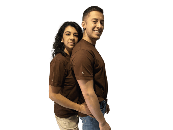 CAMISETA DE ALGODON MARRON SIMBOLO BORDADO - Imagen 4