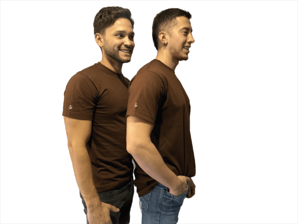 CAMISETA DE ALGODON MARRON SIMBOLO BORDADO - Imagen 3