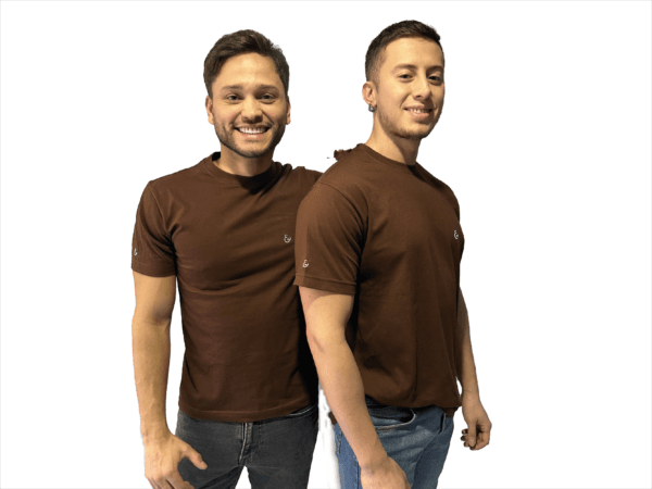 CAMISETA DE ALGODON MARRON SIMBOLO BORDADO - Imagen 2